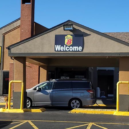 Super 8 By Wyndham Kansas City Airport North Zewnętrze zdjęcie