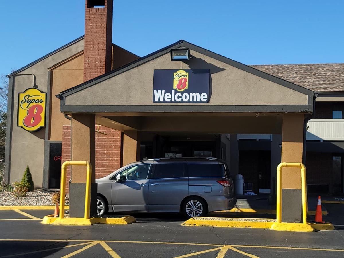 Super 8 By Wyndham Kansas City Airport North Zewnętrze zdjęcie
