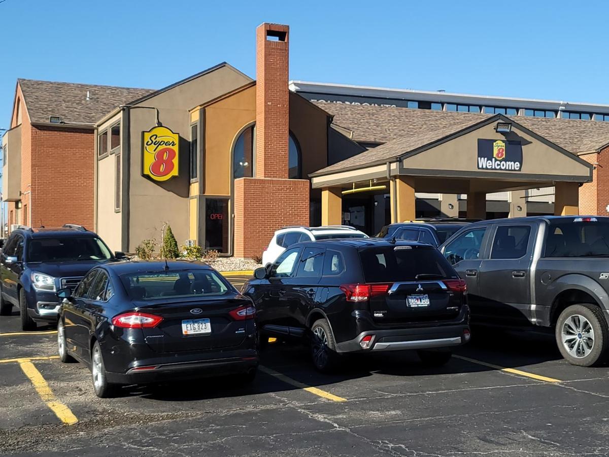 Super 8 By Wyndham Kansas City Airport North Zewnętrze zdjęcie
