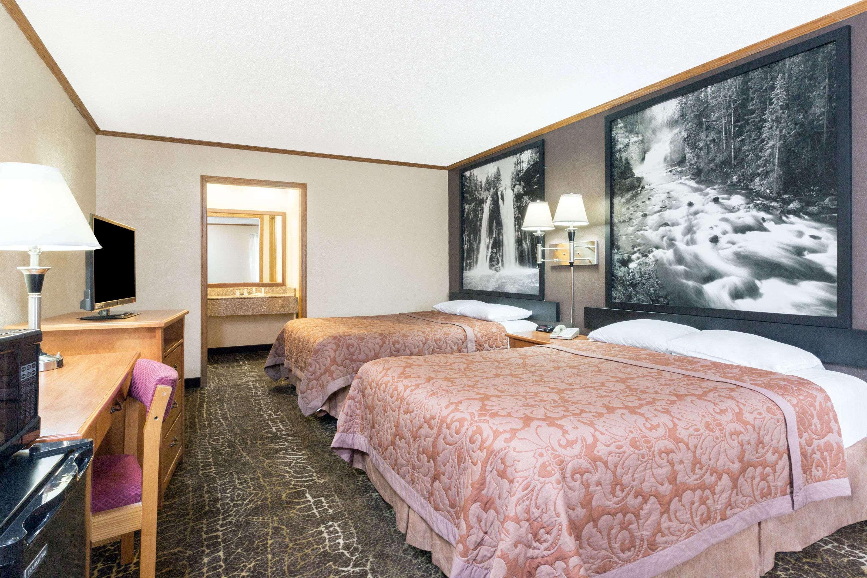 Super 8 By Wyndham Kansas City Airport North Zewnętrze zdjęcie
