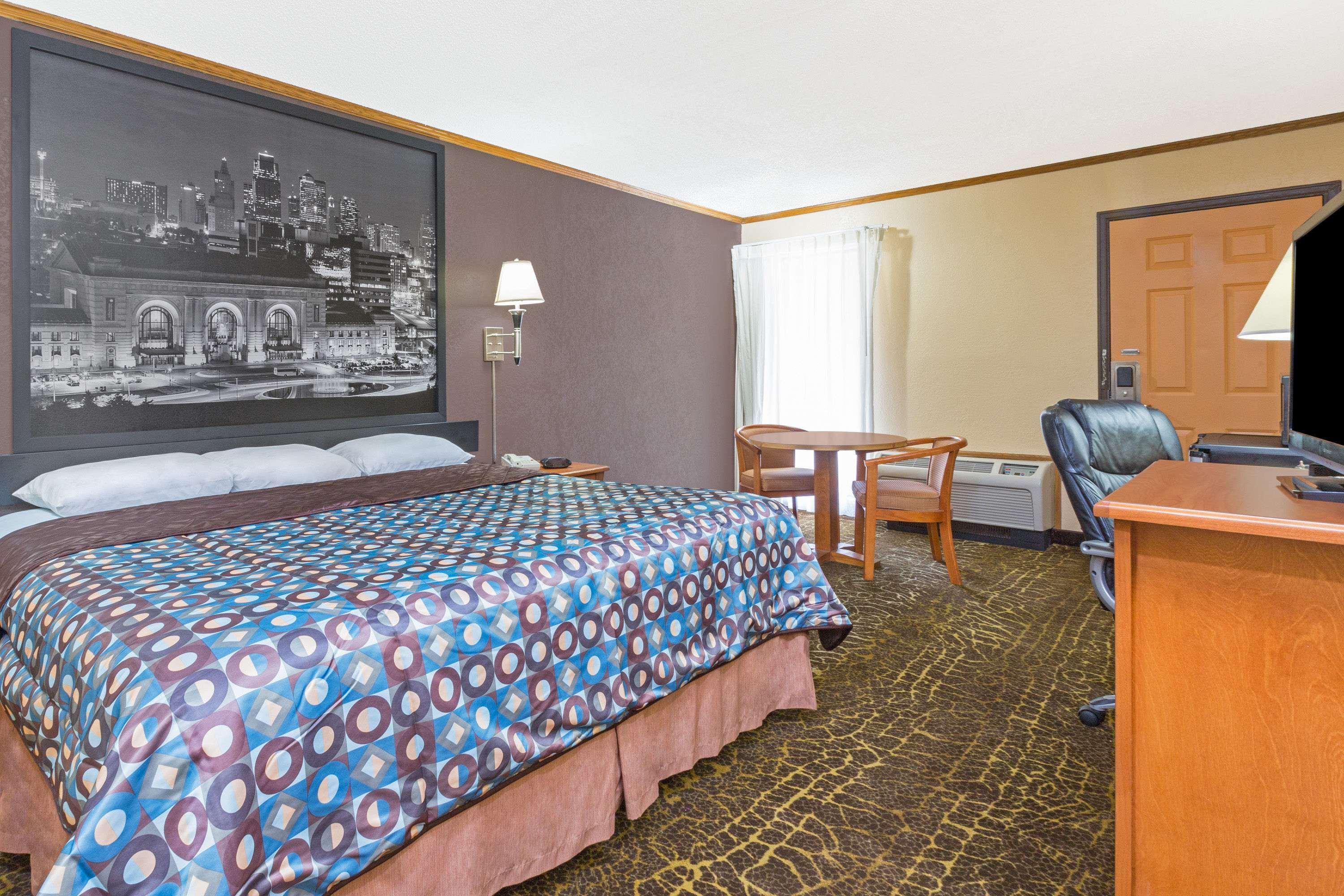 Motel Super 8 By Wyndham Kansas City Airport North Zewnętrze zdjęcie