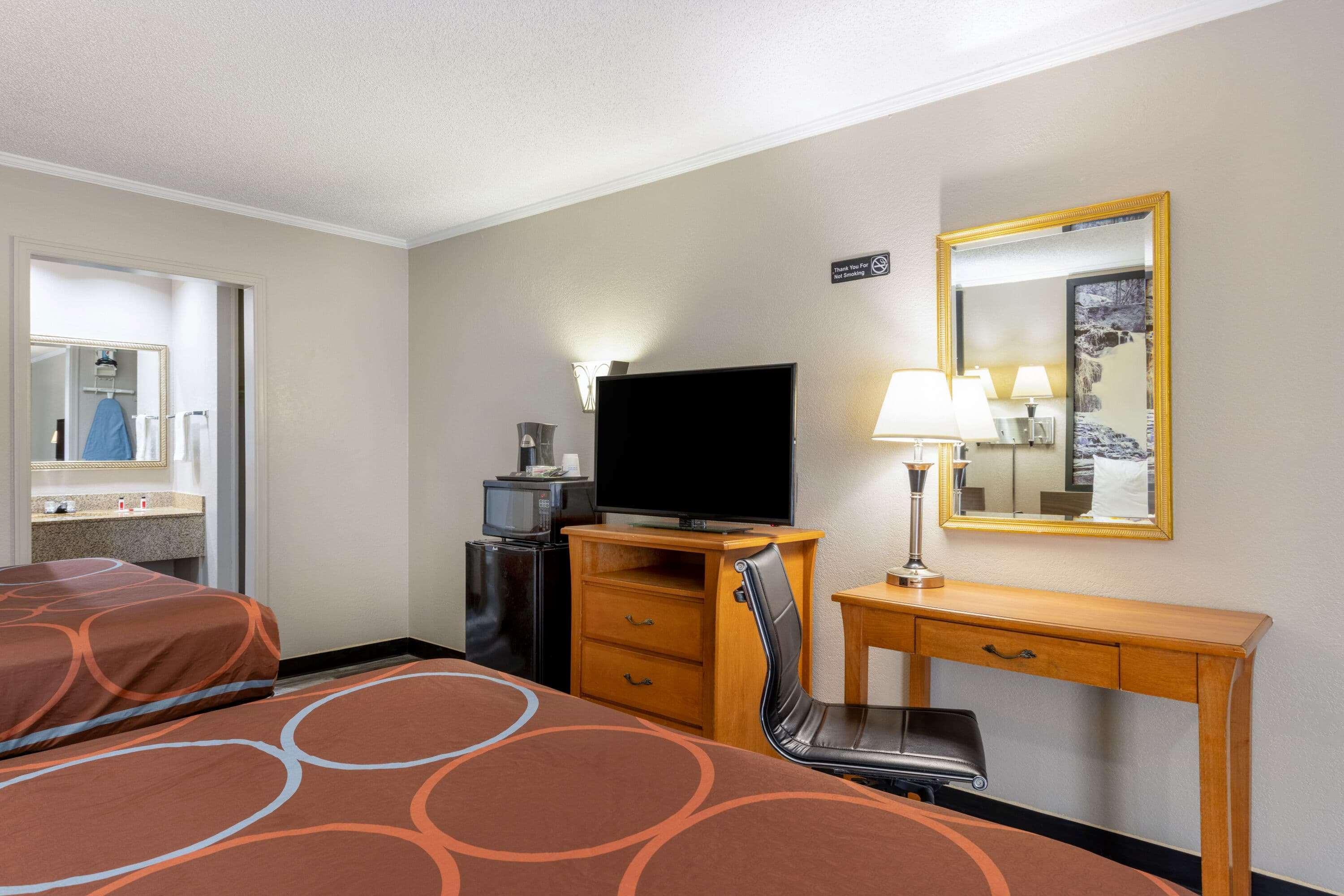 Super 8 By Wyndham Kansas City Airport North Zewnętrze zdjęcie