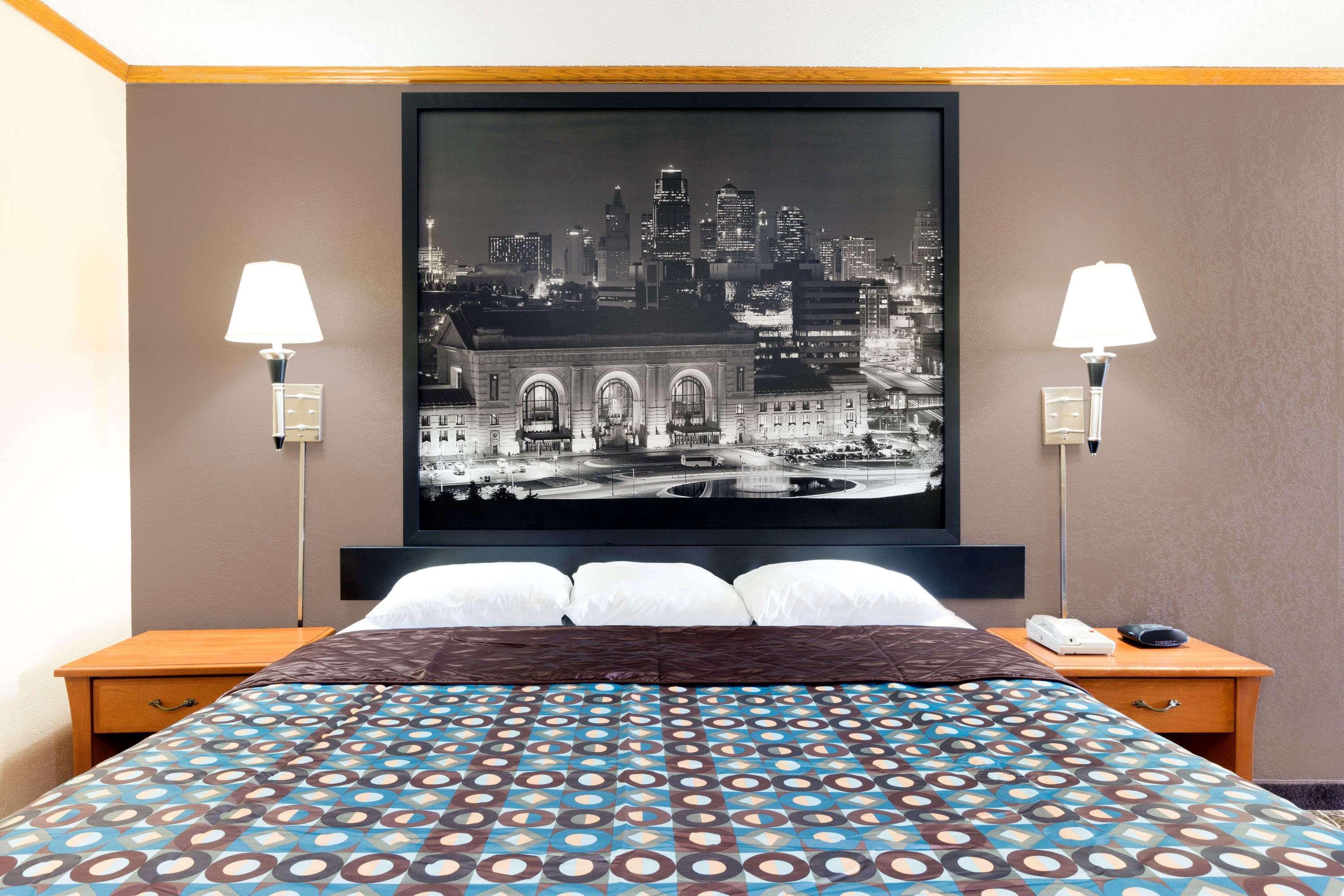 Super 8 By Wyndham Kansas City Airport North Zewnętrze zdjęcie
