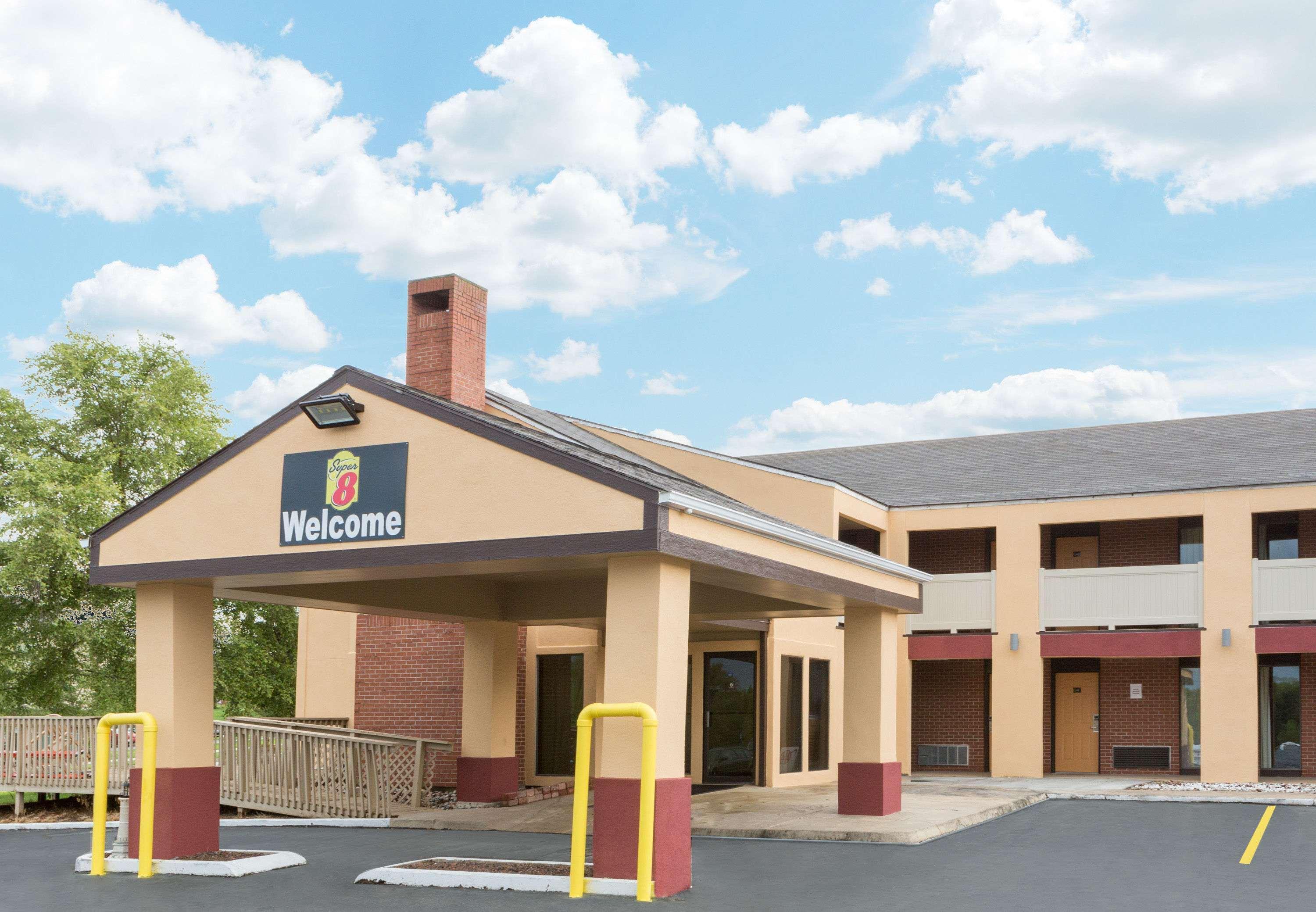 Super 8 By Wyndham Kansas City Airport North Zewnętrze zdjęcie