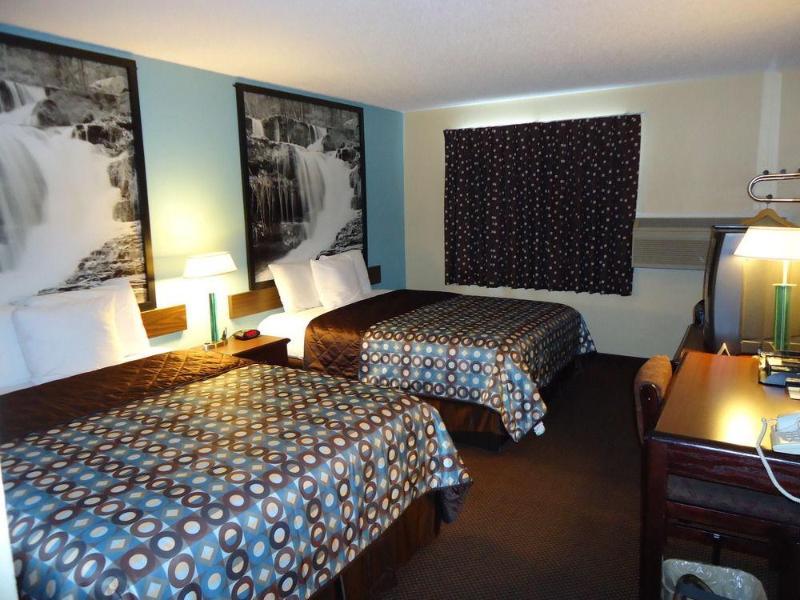 Super 8 By Wyndham Kansas City Airport North Zewnętrze zdjęcie