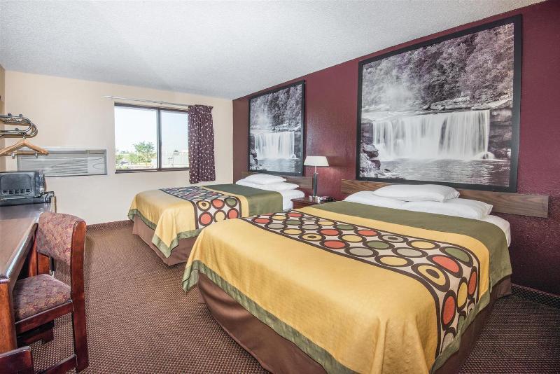 Super 8 By Wyndham Kansas City Airport North Zewnętrze zdjęcie