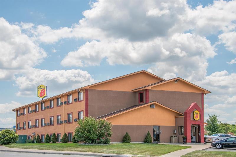 Super 8 By Wyndham Kansas City Airport North Zewnętrze zdjęcie