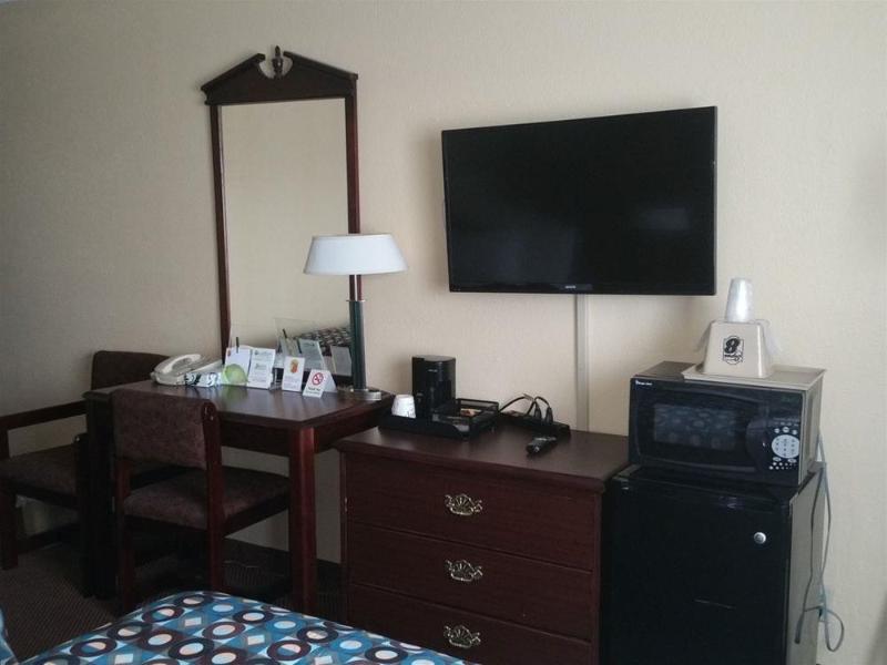 Super 8 By Wyndham Kansas City Airport North Zewnętrze zdjęcie