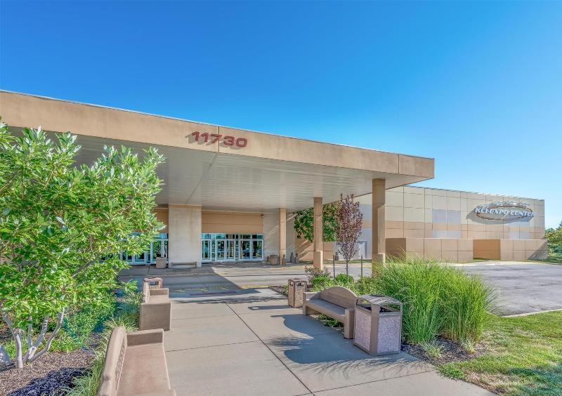Super 8 By Wyndham Kansas City Airport North Zewnętrze zdjęcie